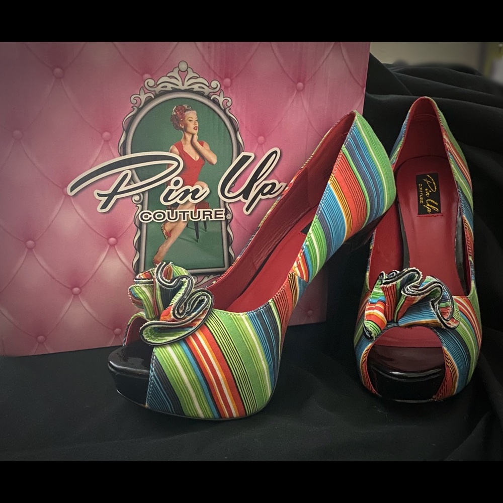 NWOT Beautiful Pin up Brand Serape Heels
